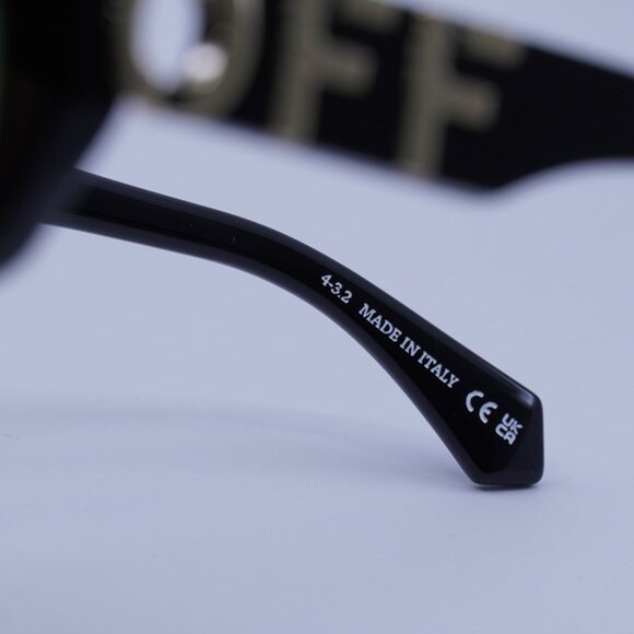 Off-White OERI124 FILLMORE 1055 Sunglasses Black Rectangle Frame, Green Lenses